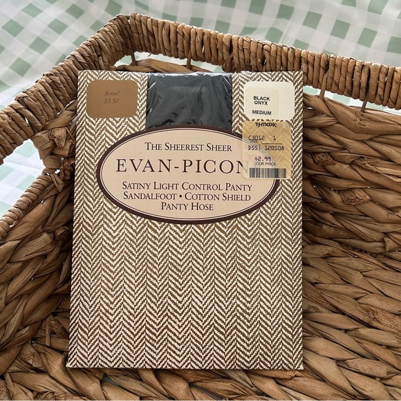 Evan Picone Accessories - New Vintage Evan-Picone Black Onyx The sheerest sheer Panty hose size Medium